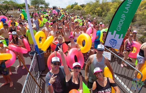 水がテーマの一大イベント「スライド・ザ・シティ フェス」お台場で - 街中に巨大ウォータースライダー