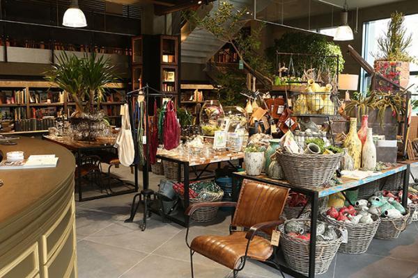 インテリア雑貨「ダルトン」が東京・自由が丘に - ビジュアル重視のニッチな本、世界の“美味”を集結