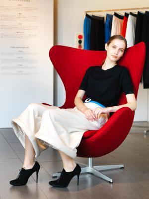 ‟ウエストゴム”に特化したパンツブランド「ナンバー エム」誕生 - デザイナーは中村三加子