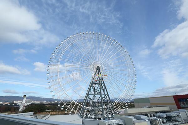 高さ日本一の大観覧車「レッドホース オオサカ ホイール」エキスポシティに - 床が“シースルー”