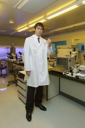 映画『疾風ロンド』東野圭吾原作の人気小説を映画化、主演は阿部寛