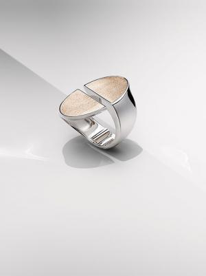 エルメスのシルバージュエリー「エクラン・ダルジャン」が全国を巡回