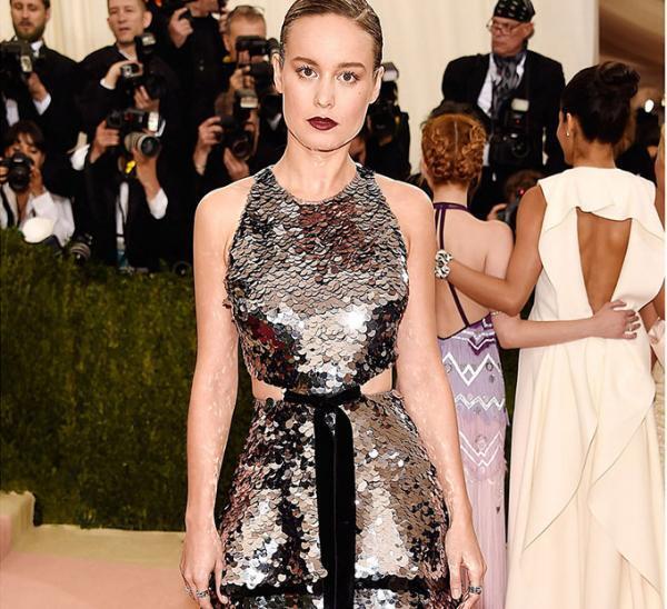 女優ブリー・ラーソン、京都発ジュエラー「NIWAKA(俄)」のリングを着用しメット・ガラに参加