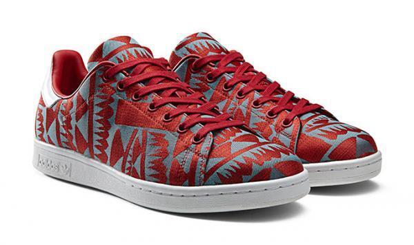 アディダス オリジナルスからスタンスミス限定モデル ‐ 花柄のコットンシルクを施した2色