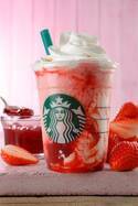 スターバックスより「ストロベリー ディライト フラペチーノ」限定発売 - 苺ソース＆果肉を増量