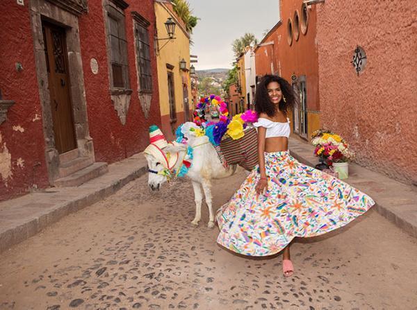 プリーツ プリーズ イッセイ ミヤケのカプセルコレクション、オープニングセレモニーで限定発売