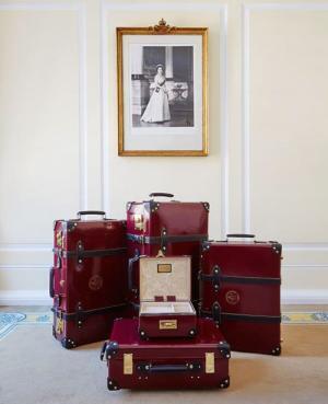 グローブ・トロッターからエリザベス女王に捧げる「クイーン・エリザベス」英国王室専用色のトラベルケース