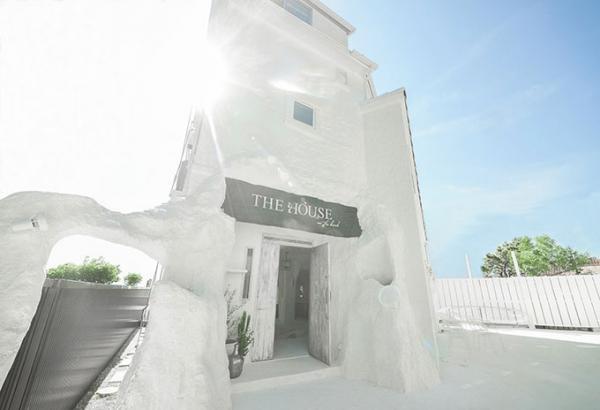 葉山に高級レンタル邸宅「THE HOUSE on the beach」海辺のプライベート空間でリゾート体験