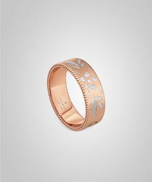 グッチの「アイコン コレクション」よりフラワーモチーフをあしらった新作ネックレス＆リング