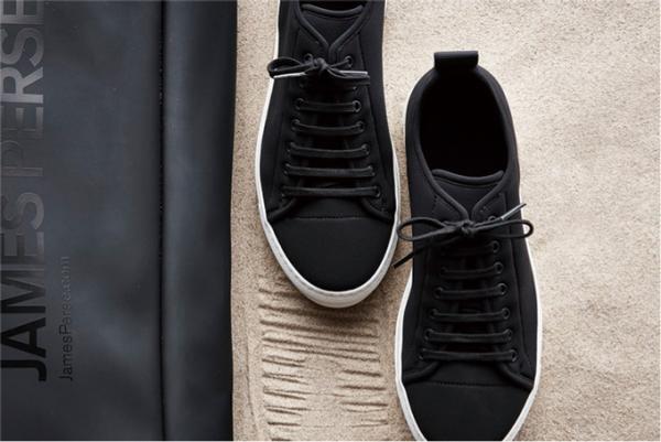 ジェームス パース、初のフットウェアコレクション登場 - ミニマルなスニーカーやエスパドリーユ