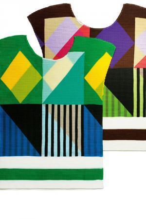 ミー イッセイ ミヤケ 7月の新作 - 旅の様々なシーンを描いたプリーツTシャツなど、新素材も