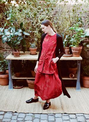 「ハナ タジマ フォー ユニクロ」日本上陸、ブラウスやワンピースなど、109の色と柄で表現