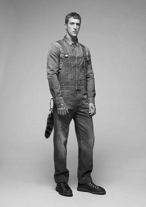 「ジバンシィ ジーンズ」誕生、スターモチーフのデニムやジャケットをメンズ＆ウィメンズで展開