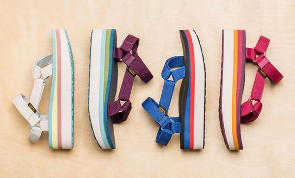 「Teva」秋の新作サンダル - レトロなポップカラー、天然レザーでワンランク上の足元に