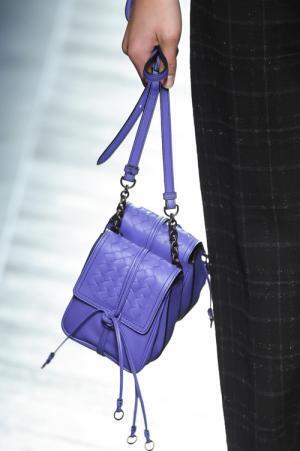 ボッテガ・ヴェネタ 16年秋冬の新作バッグ - ポーチを重ねたようなユニークなフォルム