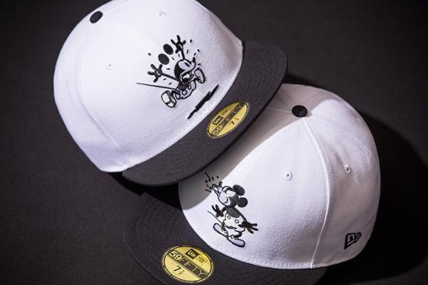 ニューエラ×ディズニー、モノトーンやカラフルな総柄のコラボキャップを展開