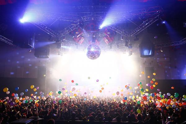 真夏のマンモスパーティ「サビシンボナイト」新木場ageHaで開催、女性は入場無料＆泡パも