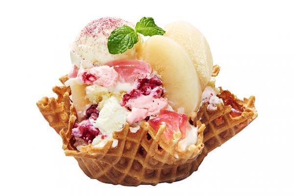 コールドストーンの新作「ピーチメルバ」国産の白桃たっぷり、歴史ある桃スイーツを再現