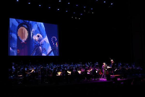 ティム・バートン監督映画の音楽をオーケストラが生演奏、有楽町でコンサート - シザーハンズなど15曲