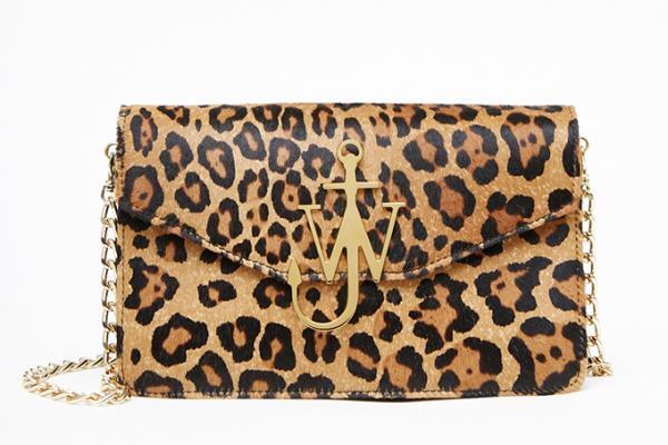 J.W.アンダーソンの期間限定ストアが伊勢丹新宿にオープン - 限定レオパード柄や新作バッグも展開