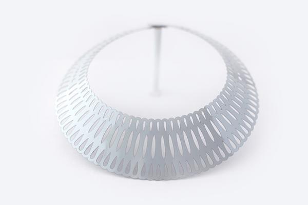 銀座 ソニービル「eBoutique 2020」展、色柄が変化する電子ペーパーを近未来ファッションに