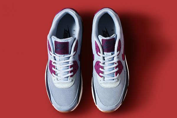 アトモス、女性のための新スニーカーショップ「エフ アトモス」梅田・ルクアイーレにオープン