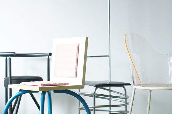 80年代の椅子に着目「CHAIRS 80S」展が恵比寿で、コム デ ギャルソン川久保の作品も