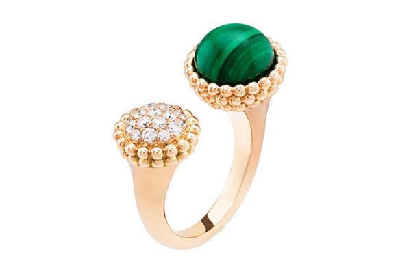 ヴァン クリーフ&アーペル「ペルレ コレクション」から、新作リングやペンダント