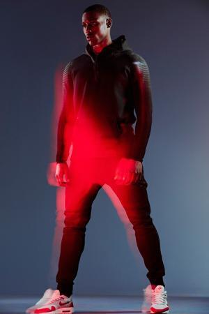 ナイキ テック パックの新作、プルオーバーとフーディ発売 - テック ニット採用の先進的フォルム