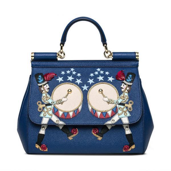 ドルチェ＆ガッバーナ、おとぎ話のプリンセスを描いた新バッグ＆シューズ