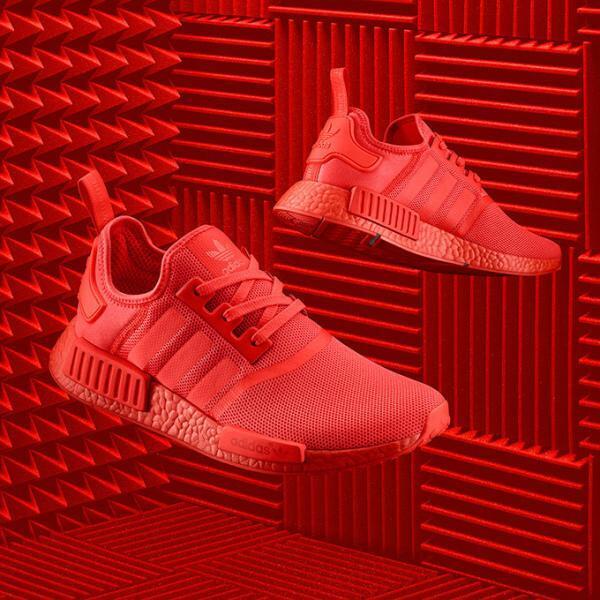 アディダス オリジナルス‟真っ赤＆真っ黒”な新スニーカー、BOOSTフォーム搭載「NMD」新モデル