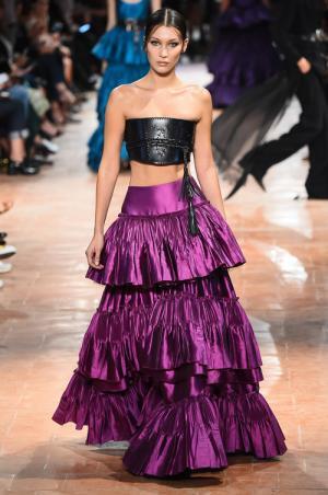 アルベルタ  フェレッティ 2017年春夏コレクション - スーパーフェミニンを着こなしで遊ぶ