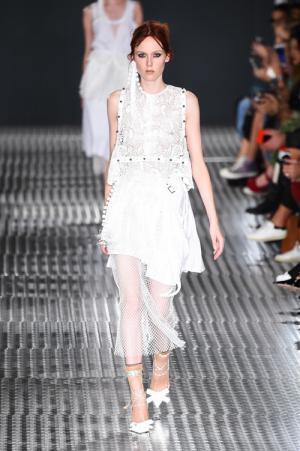 ヌメロ ヴェントゥーノ(N°21) 2017年春夏コレクション - 不均衡が生むモダンさと個性