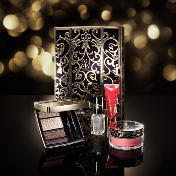 コスメデコルテのクリスマス限定コフレ、アイシャドウやパールが輝くリップグロス