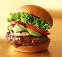 クア・アイナより「テリヤキアボカドバーガー」人気シリーズが今年も登場