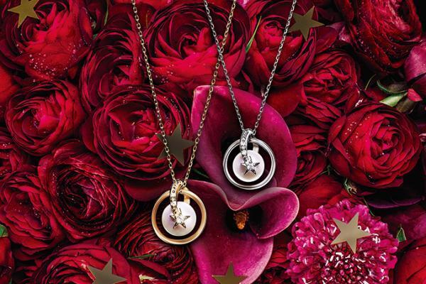 スタージュエリーのクリスマス限定コレクション、ローズやリリーのピアス＆夜空をイメージしたネックレス