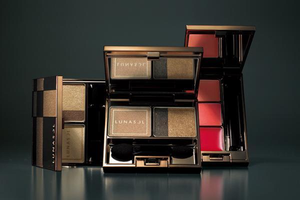 ルナソルの冬限定コスメ、ゴールドが上品に輝くアイシャドウや3色のリップパレット