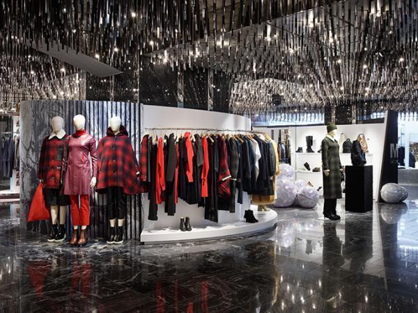 MM6の限定ストアが、伊勢丹新宿店＆阪急うめだ本店に - 最新16秋冬と、人気バッグ「ジャパニーズ」