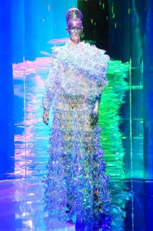 ユイマ ナカザト 16年秋冬オートクチュール - 北極の幻想世界を纏った「近未来のオートクチュール」