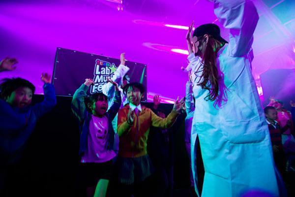 チームラボが参加型音楽フェスを大阪・堂島リバーフォーラムで開催、音楽は「聞く」から「体感」へ