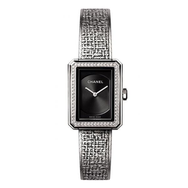 シャネルの腕時計「ボーイフレンド ツイード」メゾンを代表するファッションコードを手元に