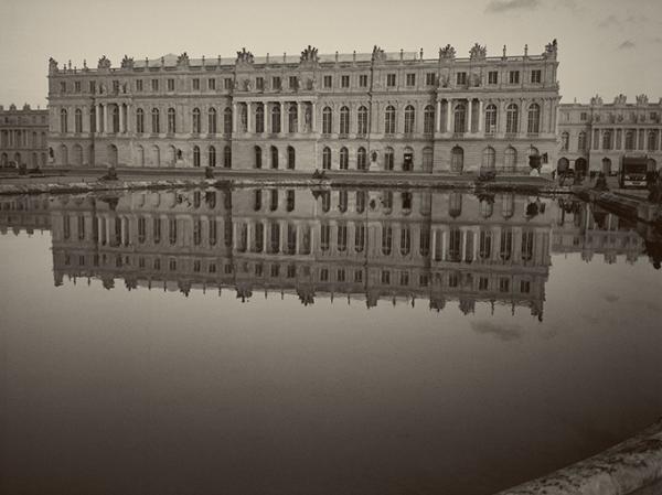 シャネル・ネクサス・ホール、カール ラガーフェルド写真展を開催、日本初公開のヴェルサイユ宮殿作品も