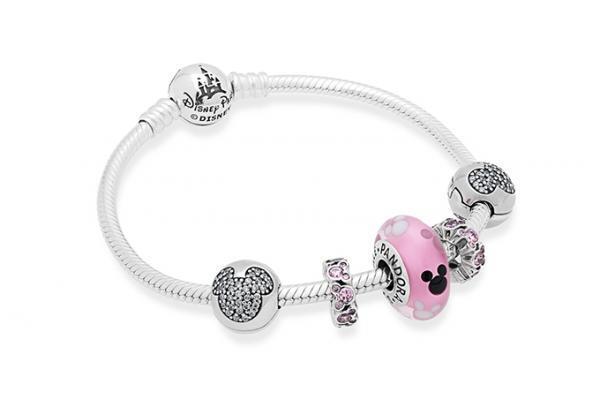 パンドラ×ディズニーのブレスレット、ミッキー＆ミニーのチャームをTDRで限定発売
