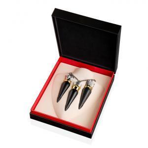 クリスチャン ルブタン ボーテラインのホリデー限定コレクション、レッドリップやフレグランスセット