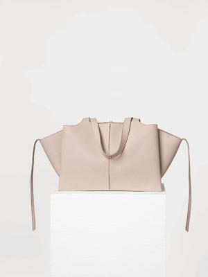 セリーヌの新作バッグ「トリフォルド」の先行発売イベント、伊勢丹新宿店と阪急うめだ本店で