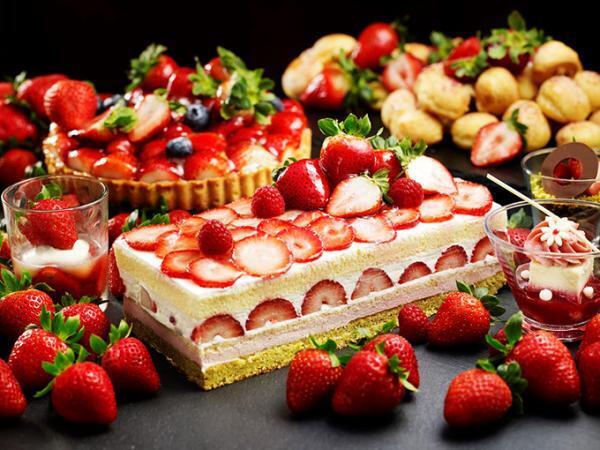 多彩な苺スイーツが食べ放題、インターコンチネンタルホテル大阪のスイーツブッフェ