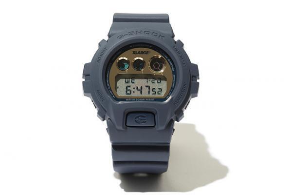 エクストララージ×G-SHOCK、ネイビーにゴールドが映えるシックな時計 - ブランド25周年記念