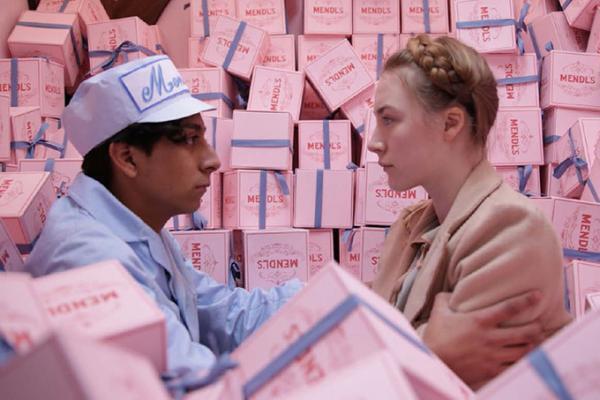 映画『グランド・ブダペスト・ホテル』のメイキングブック、アカデミー受賞衣装の紹介やウェス監督の解説