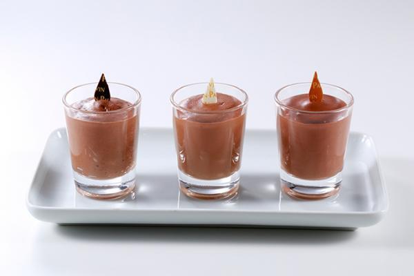 ジャン=ポール・エヴァン、クリスマスに向けたキャンドルやオーナメント型のショコラ