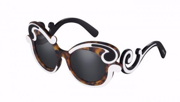 プラダの新作アイウェア、バロック時代の花や葉飾りをモチーフに